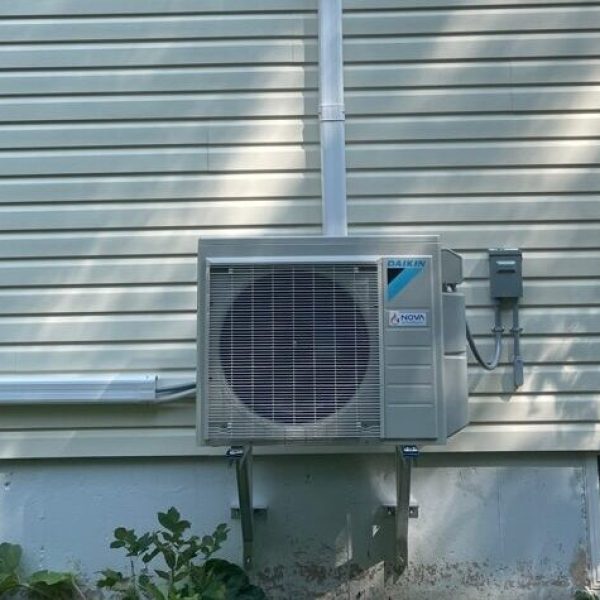 Daikin 24,000 BTU multi-zone cold climate Aurora